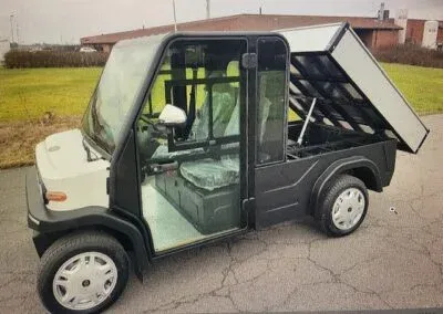 Italcar arbetsfordon med hytt och uppfällt tippflak