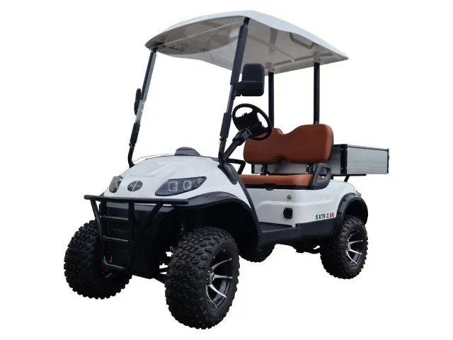 Vit Italcar Attiva XTR 2.6 med grova terränghjul, tak och aluminiumflak